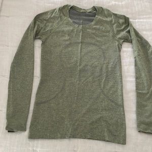 Lululemon swiftly tech long sleeve shirt